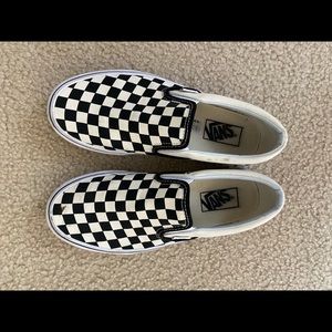 Black and white checkered vans size 8